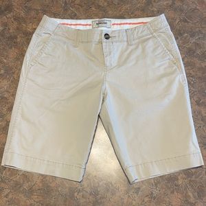 3 pair of Women’s shorts all size 6 for one price